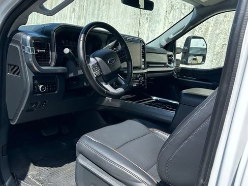 Used 2025 Ford F350 Lariat w/ Lariat Ultimate Package AWD/4WD image 9