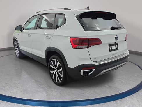 Certified 2023 Volkswagen Taos SE FWD image 7
