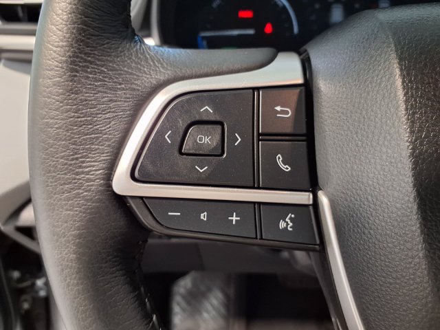 Used 2026 Toyota Sienna XLE FWD image 7