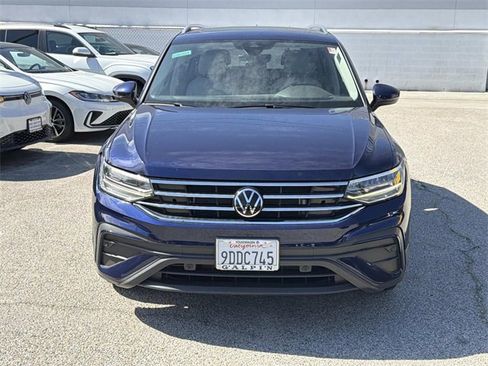 Used 2022 Volkswagen Tiguan SE image 2