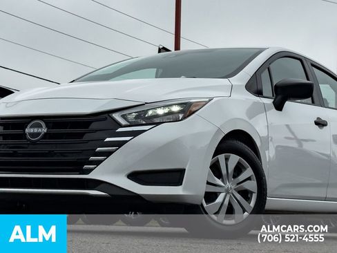 Used 2025 Nissan Versa S FWD image 17