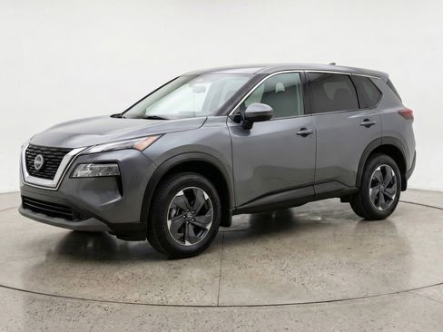 Used 2025 Nissan Rogue SV image 3