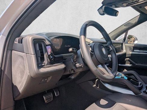 Used 2025 Porsche Cayenne Turbo image 9