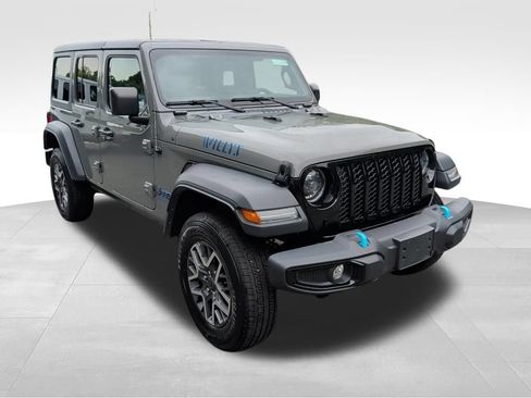 Used 2023 Jeep Wrangler Unlimited w/ Cold Weather Group AWD/4WD image 7