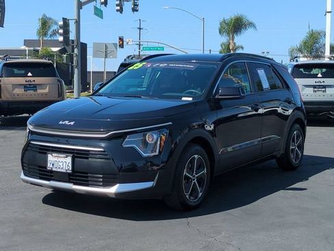 Certified 2025 Kia Niro EX FWD image 7