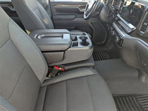 Used 2025 Chevrolet Silverado 2500 LT w/ Convenience Package image 11