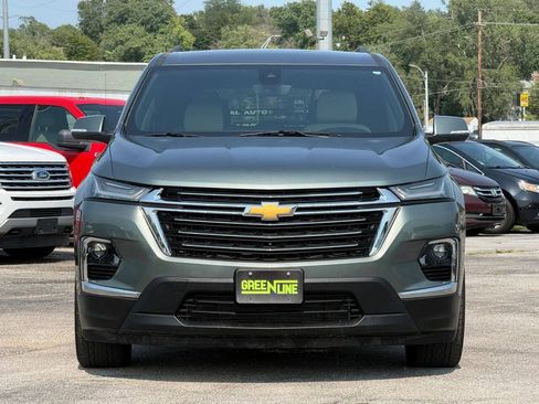 Used 2023 Chevrolet Traverse LT w/ LT Premium Package AWD/4WD image 3