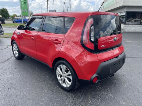 Used 2015 Kia Soul + FWD image 3