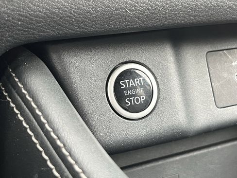 Used 2022 Nissan Rogue Platinum w/ Head-Up Display Package image 30