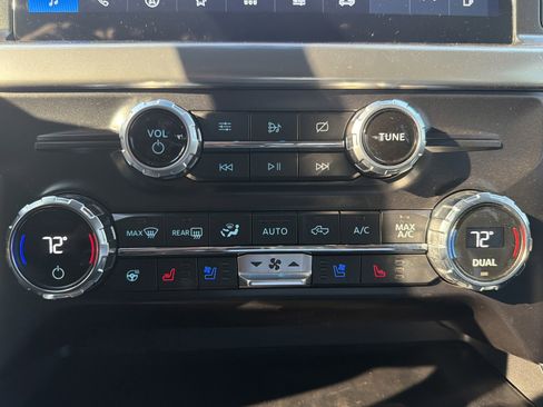 Used 2021 Ford F150 Lariat w/ Equipment Group 502A High image 23