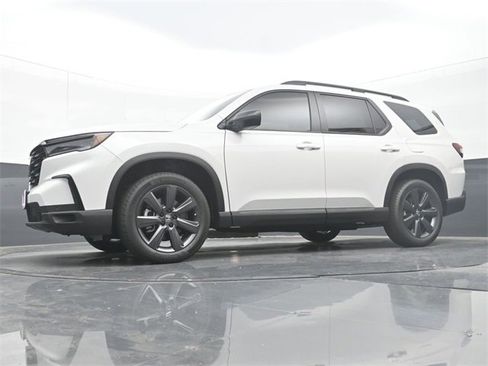New 2025 Honda Pilot Sport image 31