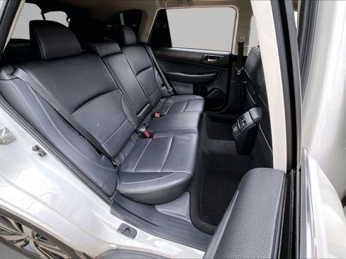 Used 2019 Subaru Outback 2.5i Limited AWD/4WD image 19