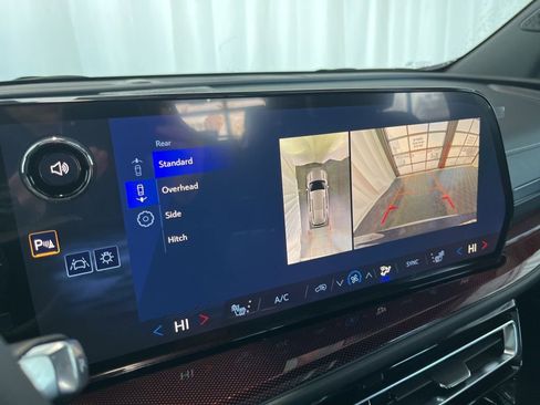 New 2026 Chevrolet Traverse Z71 w/ Enhanced Driving Package image 13