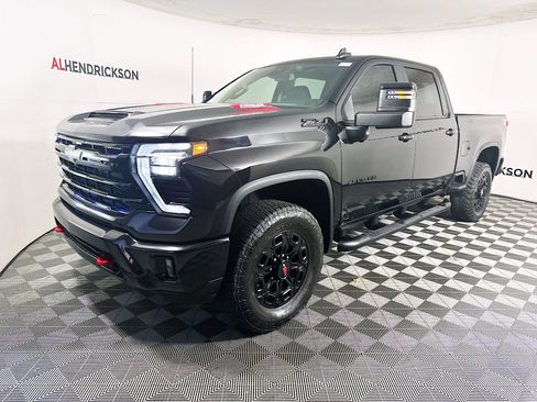 Used 2024 Chevrolet Silverado 2500 LT w/ Midnight Edition image 7
