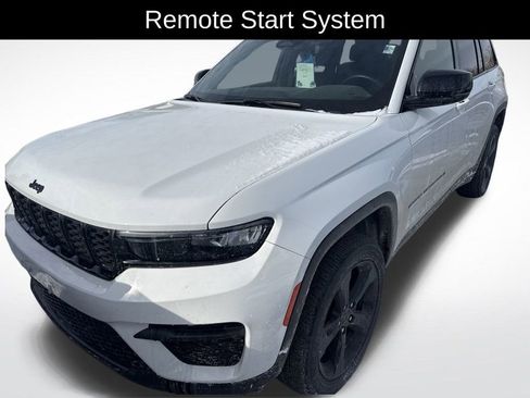 Used 2022 Jeep Grand Cherokee Altitude image 6