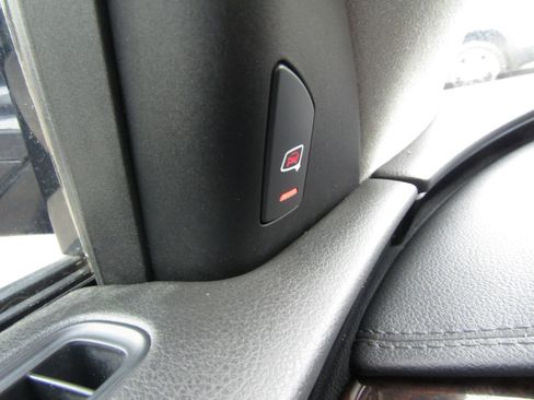 Used 2015 Audi A8 L 4.0T w/ Premium Package image 40