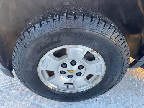 Used 2011 Chevrolet Avalanche LS image 15