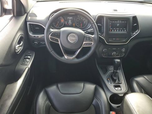 Used 2020 Jeep Cherokee Latitude Plus FWD image 12