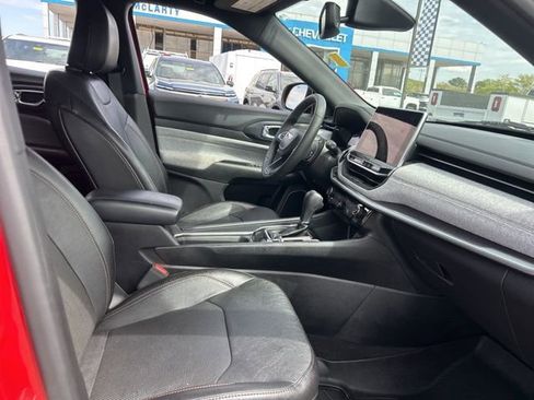 Used 2023 Jeep Compass Latitude w/ Sun and Sound Group AWD/4WD image 30