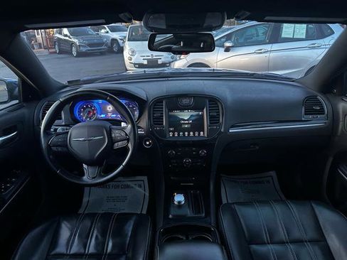 Used 2019 Chrysler 300 S image 18