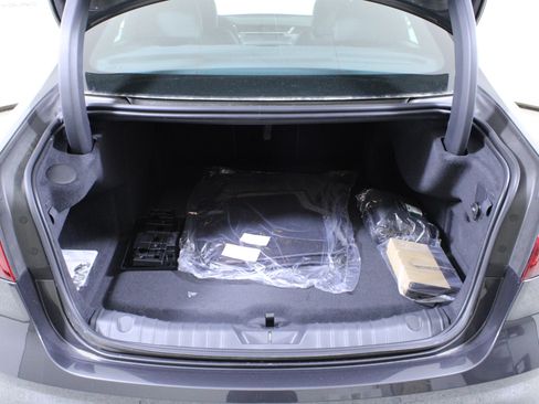 New 2024 Jaguar XF R-Dynamic SE image 9