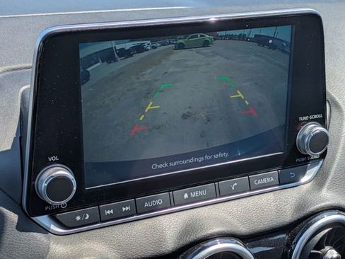 Used 2025 Nissan Sentra SV FWD image 17