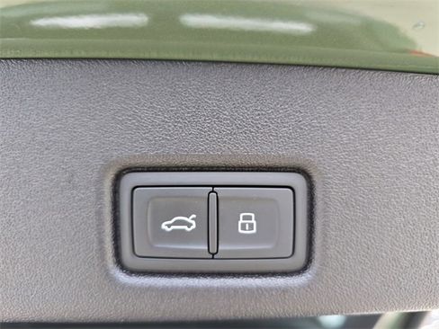 Used 2025 Audi Q5 Premium w/ Convenience Package image 16