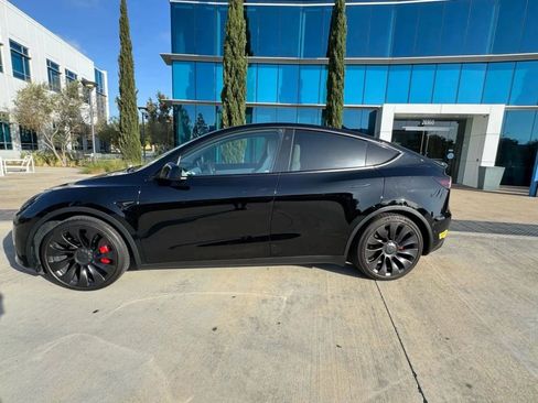 Used 2023 Tesla Model Y Performance AWD/4WD image 8