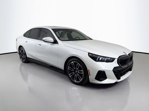 New 2026 BMW 530i w/ M Sport Package image 3