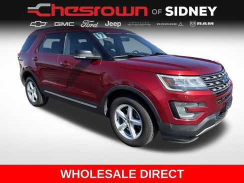 Used 2017 Ford Explorer XLT w/ Equipment Group 202A AWD/4WD image 7