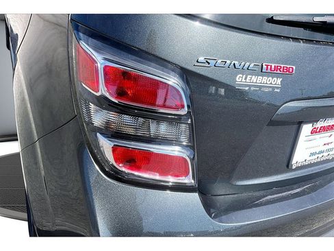 Used 2018 Chevrolet Sonic LT w/ True North Edition FWD image 34