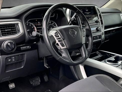 Used 2020 Nissan Titan SV w/ SV Convenience Package image 17