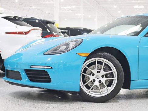 Used 2018 Porsche 718 Cayman RWD image 2