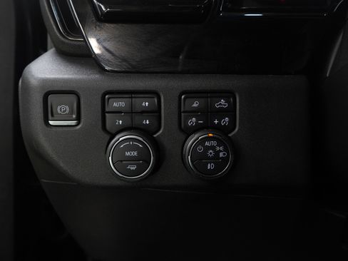 Used 2022 Chevrolet Silverado 1500 ZR2 image 24