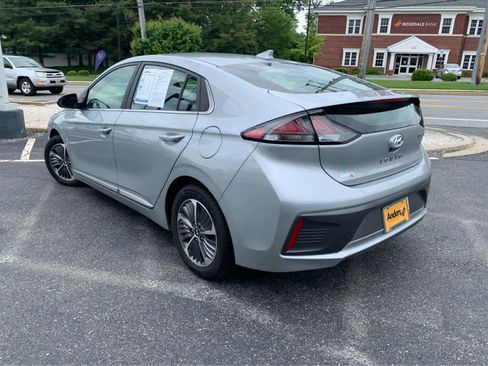 Used 2021 Hyundai Ioniq SEL FWD image 4