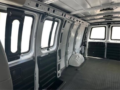 New 2025 GMC Savana 3500 Extended w/ Driver Convenience Package image 20