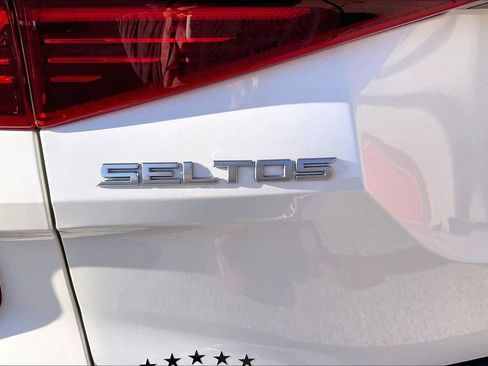 Used 2023 Kia Seltos S image 8