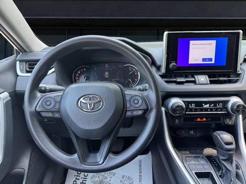 Used 2024 Toyota RAV4 XLE FWD image 3