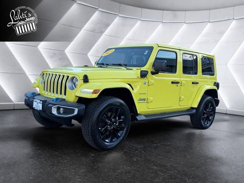 Used 2023 Jeep Wrangler Unlimited Sahara w/ Cold Weather Group AWD/4WD image 1