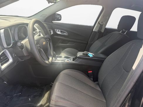 Used 2017 Chevrolet Equinox LS AWD/4WD image 9