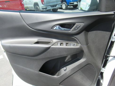 Certified 2023 Chevrolet Equinox LT FWD image 18