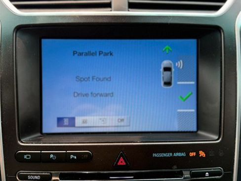 Used 2017 Ford Explorer Limited w/ Equipment Group 301A AWD/4WD image 26