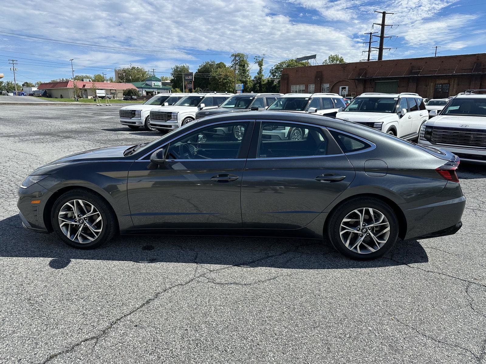 Certified 2023 Hyundai Sonata SEL w/ Preferred Accessory Package FWD image 5