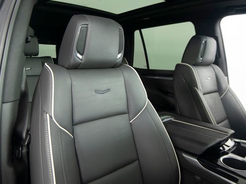 Used 2026 Cadillac Escalade Sport AWD/4WD image 40