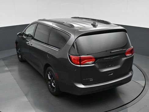 Used 2020 Chrysler Pacifica Touring-L image 86