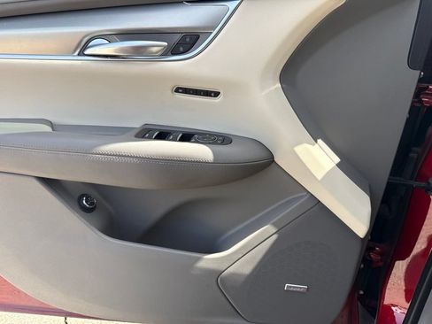 Used 2022 Cadillac XT5 Premium Luxury FWD image 12