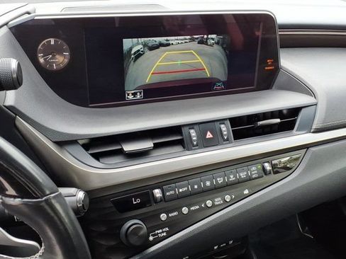 Used 2019 Lexus ES 300h w/ Premium Package FWD image 6