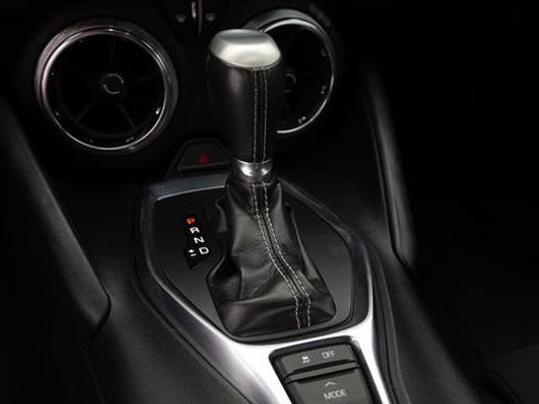 Used 2020 Chevrolet Camaro LT image 20