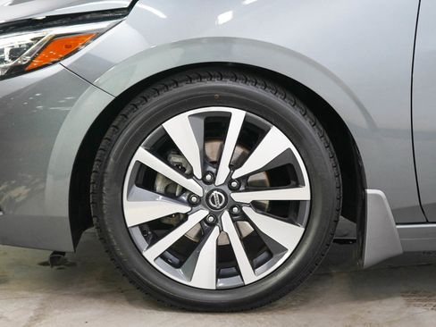 Used 2020 Nissan Sentra SV w/ SV Premium Package FWD image 27