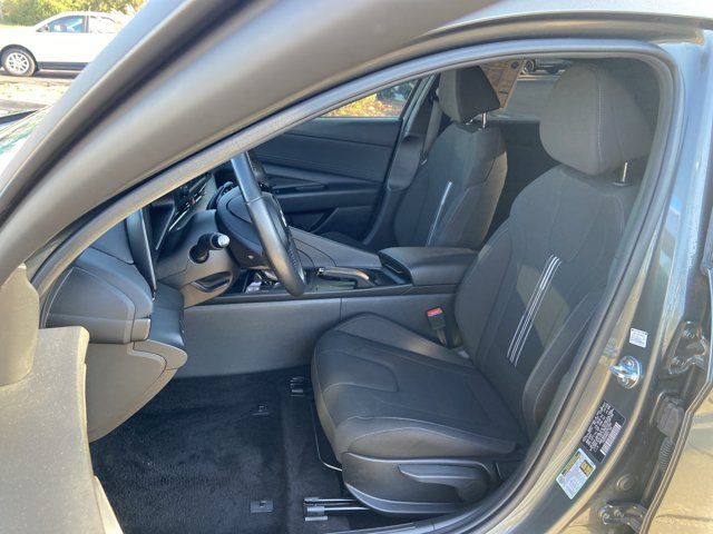 Used 2025 Hyundai Elantra Sport FWD image 18